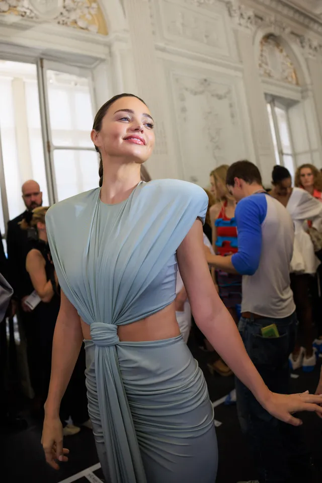Εβδομάδα Μόδας Παρισιού SS27: Οι καλύτερες backstage στιγμες-21