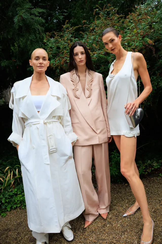 Εβδομάδα Μόδας Παρισιού SS27: Οι καλύτερες backstage στιγμες-16