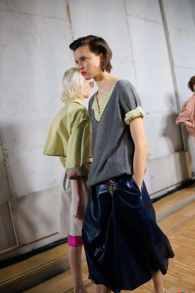 Εβδομάδα Μόδας Παρισιού SS27: Οι καλύτερες backstage στιγμες-84