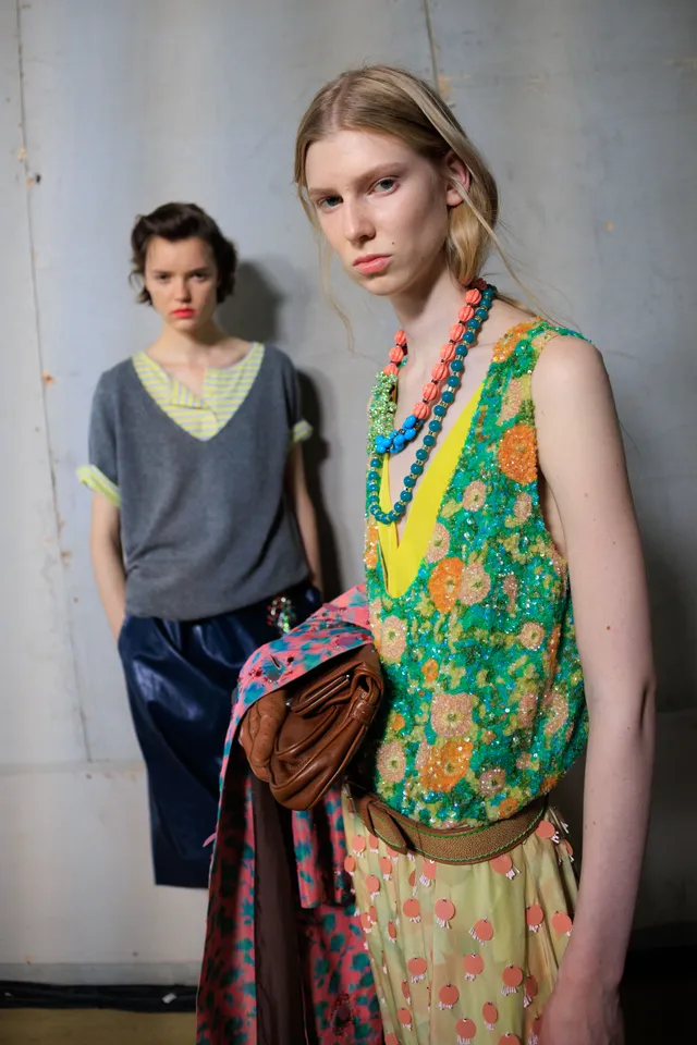 Εβδομάδα Μόδας Παρισιού SS27: Οι καλύτερες backstage στιγμες-78