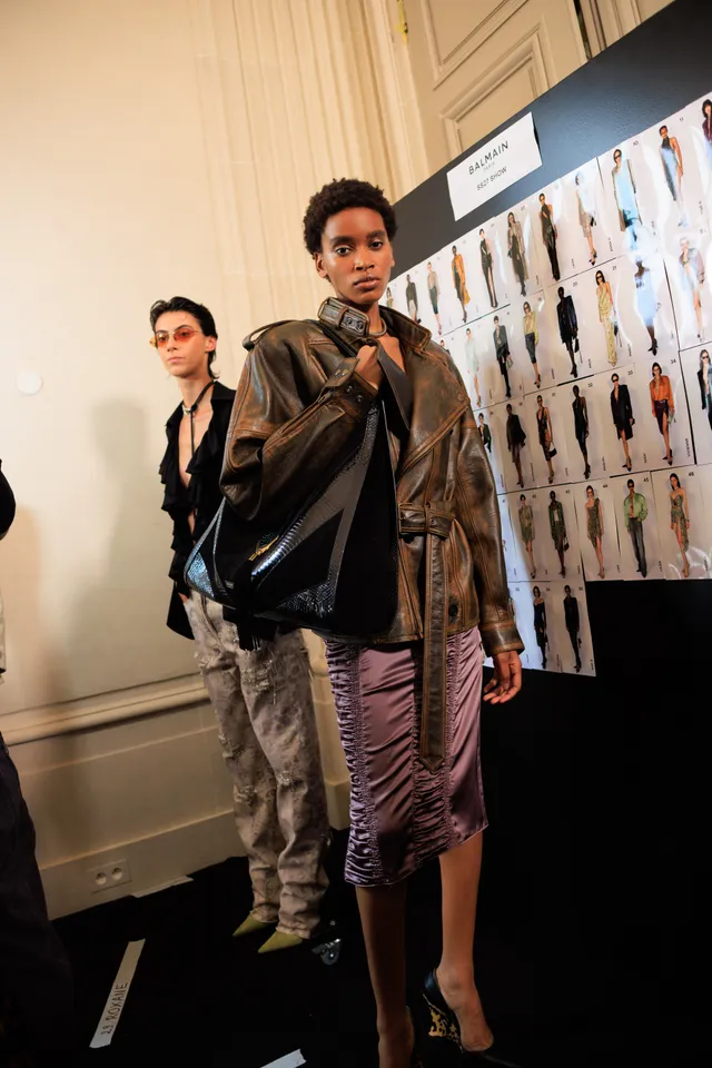 Εβδομάδα Μόδας Παρισιού SS27: Οι καλύτερες backstage στιγμες-57