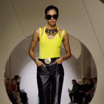 στη-ss27-συλλογή-του-givenchy-οι-αγκράφες-στις-ζών-418479