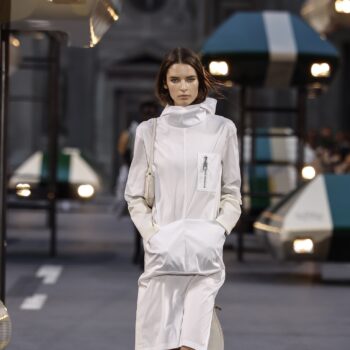 louis-vuitton-ss27-το-νέο-less-is-more-του-nicolas-ghesquiere-418805