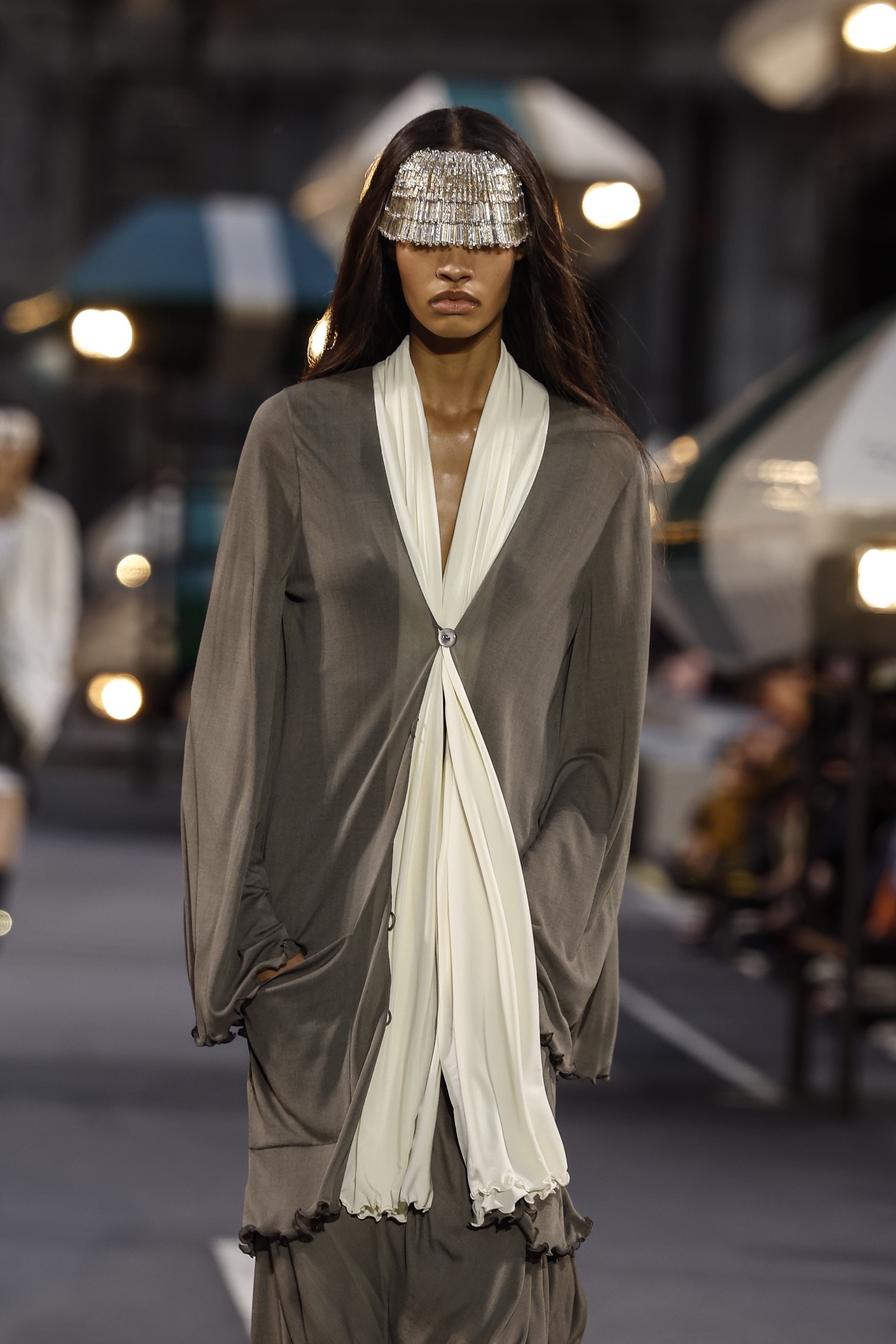 Louis Vuitton SS27: Το νέο less is more του Nicolas Ghesquière-4