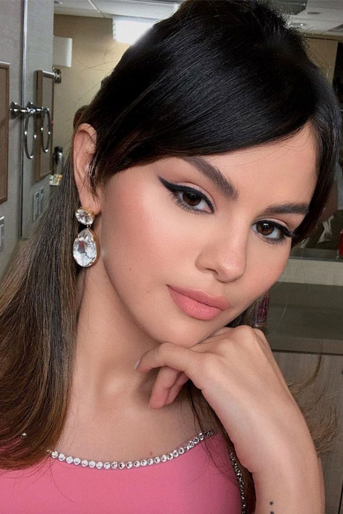 Selena Gomez Ένα Look εμπνευσμένο από τα 60s Voguegr 8750